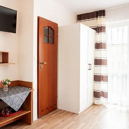Goscinne Raf-tur - Sala Zabaw, Grill - Idealny Dla Rodzin Z Dziecmi Accommodatie bij particulieren