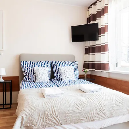 Goscinne Raf-tur - Sala Zabaw, Grill - Idealny Dla Rodzin Z Dziecmi Accommodatie bij particulieren *
