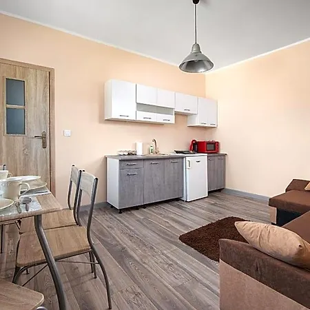 Goscinne Raf-tur - Sala Zabaw, Grill - Idealny Dla Rodzin Z Dziecmi Alloggio in famiglia *